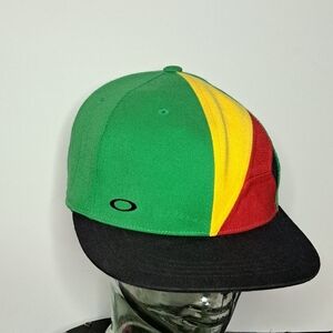 Oakley Hat Cap Fitted Green Red Embroidered Logo Men's size 6⅞-7¼